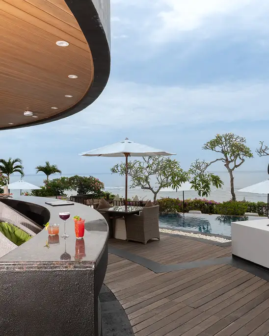 Ring of Fire Pool Bar