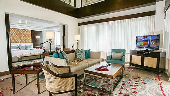 Romantic Surprise Flower Decorated Rooms
